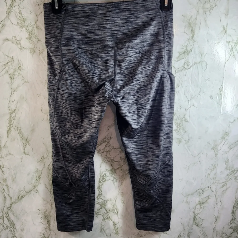 FUNANI Gray Capri Leggings - Picture 7 of 13